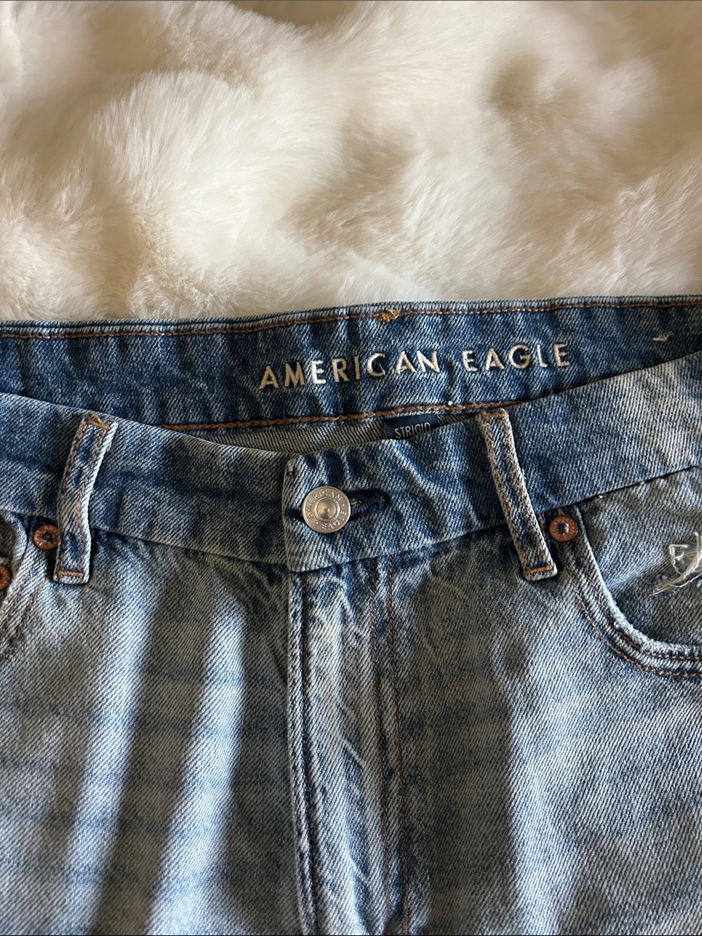 American Eagle Outfitters Light Blue Distressed Denim Shorts with Frayed Hem - Picture 4 of 8